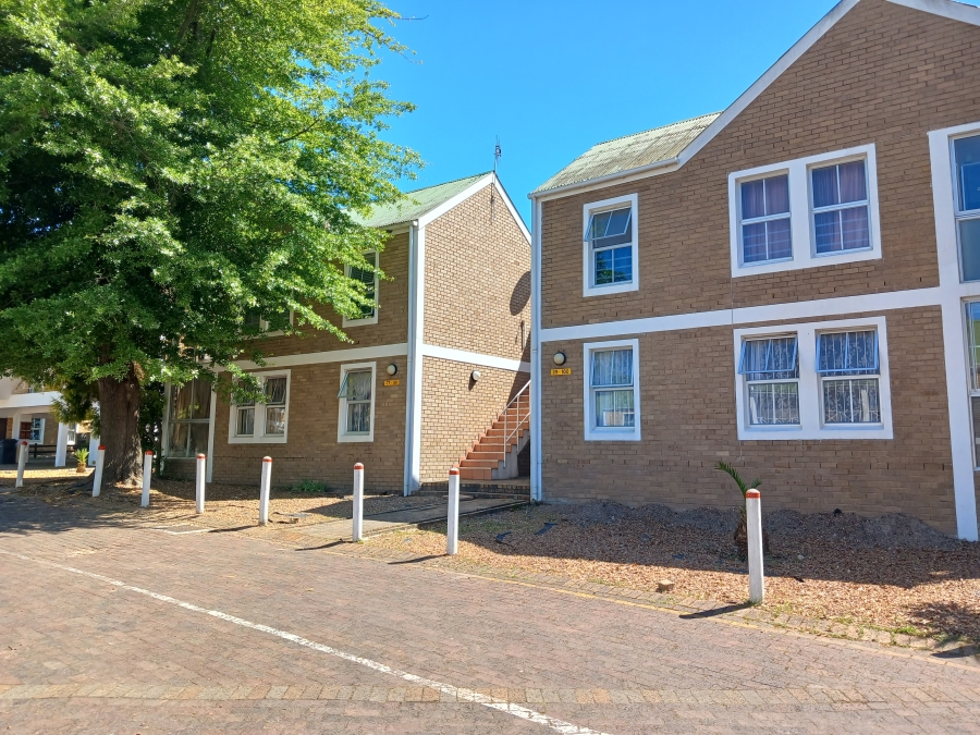 To Let 2 Bedroom Property for Rent in La Colline Western Cape